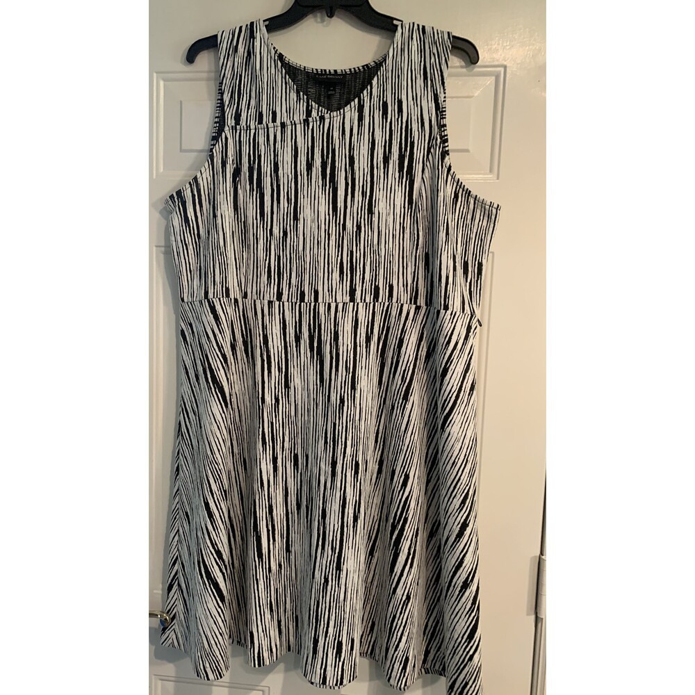 Lane Bryant Black/White Textured Knit A-line Dress w/ Stretch Size 24